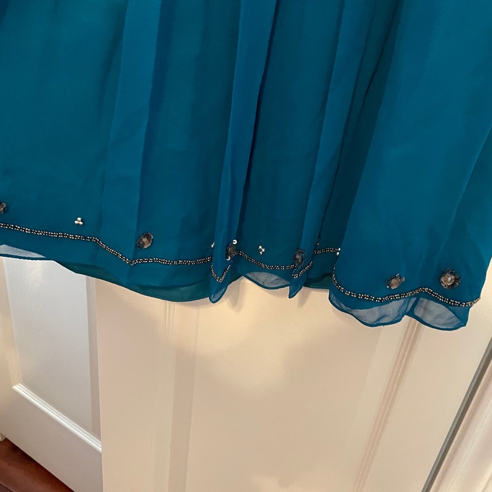 Dress - Picture 5 of 8